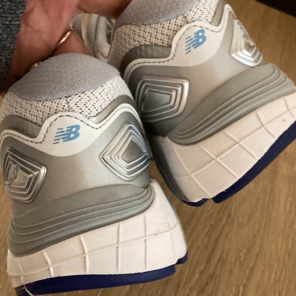 Running shoes new balance size 101/2 - Picture 6 of 12